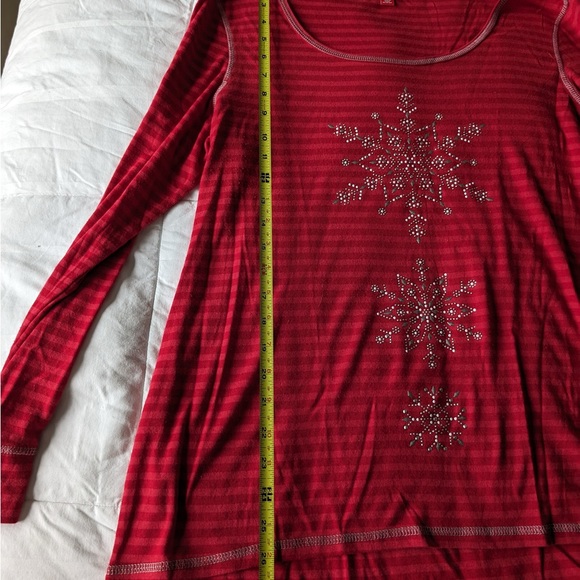 Red L/S Holiday Tee Snowflakes  XL - Picture 9 of 10